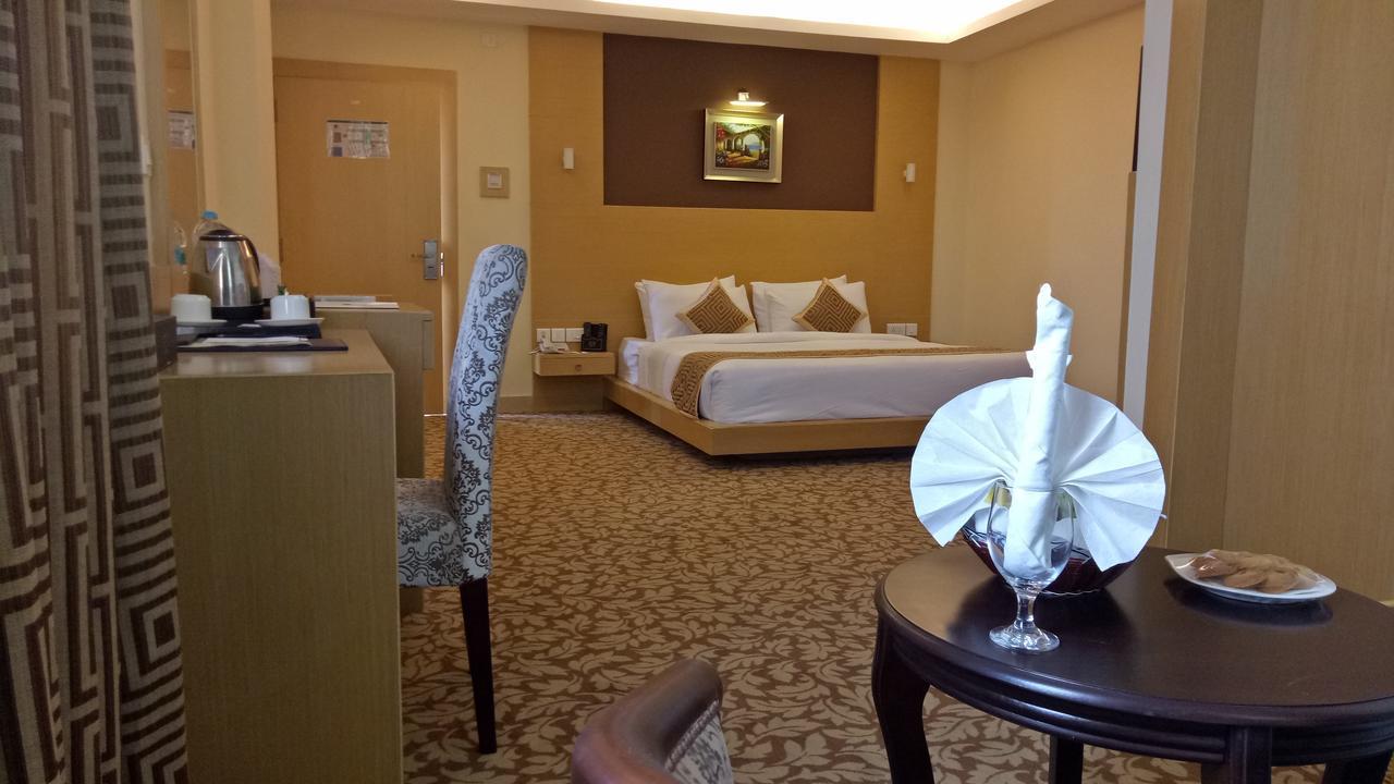 Hotel Patliputra Continental Patna  Dış mekan fotoğraf