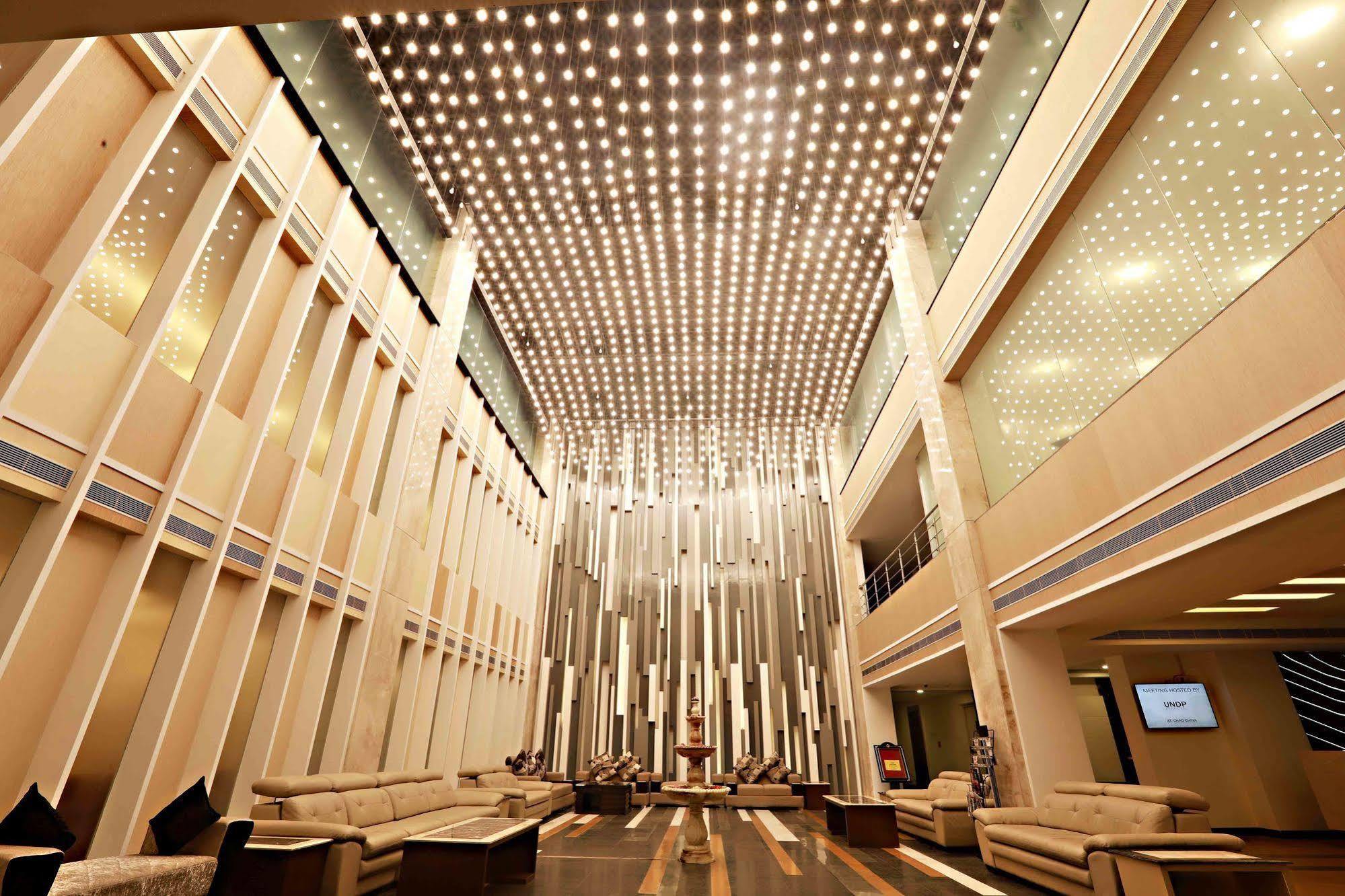 Hotel Patliputra Continental Patna  Dış mekan fotoğraf