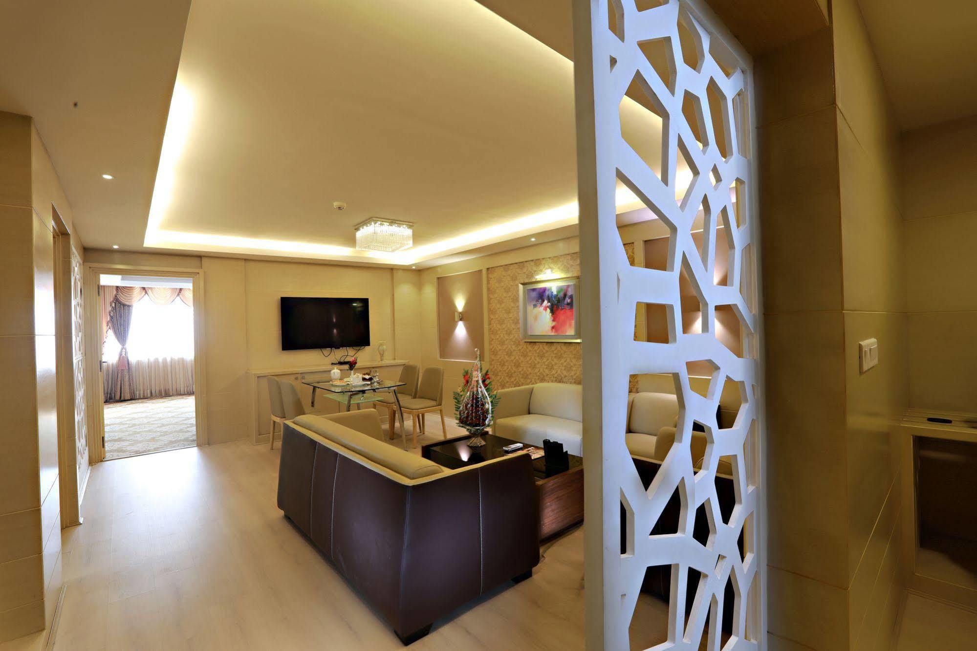 Hotel Patliputra Continental Patna  Dış mekan fotoğraf