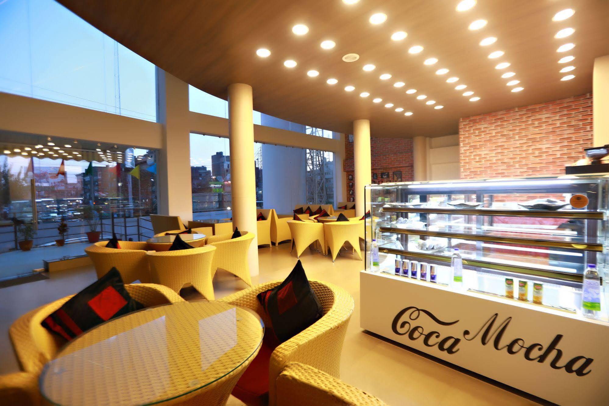 Hotel Patliputra Continental Patna  Dış mekan fotoğraf