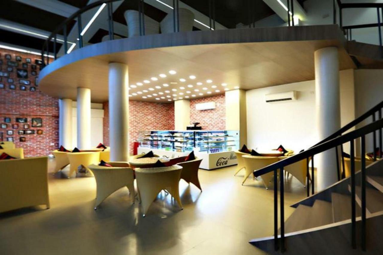 Hotel Patliputra Continental Patna  Dış mekan fotoğraf